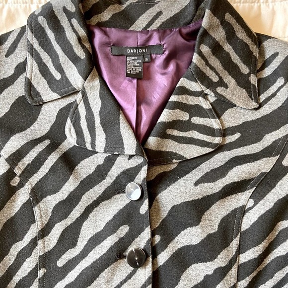 Darjoni Animal Print Grey Black Fitted Blazer - Picture 2 of 7